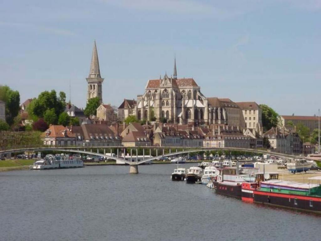 Premiere Classe Auxerre Monéteau Esterno foto